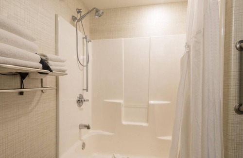 Wheat Ridge House | Vacation Day Is Always A Great Idea! 2 Classy Units, Onsite, Free Parking