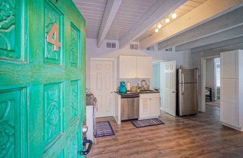 West Old Town Apartment | Vacation Safely! 2BR/1.5ba Professionally Cleaned