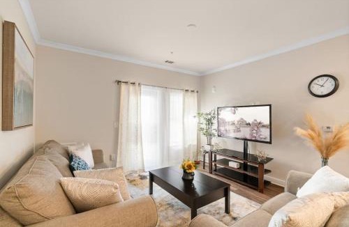 Triangle Apartment | Vibrant 2beds /2baths Casa
