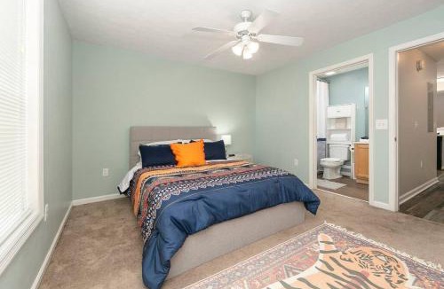 Auburn Apartment | Vibrant Living Near Auburn University l 4BR 4BA