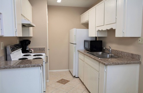 Donna Hotel | Victoria Palms Inn & Suites