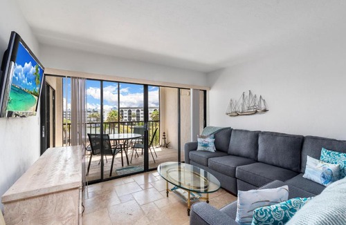 Marco Island House | Views Overlooking Factory Bay I Renovated Throughout