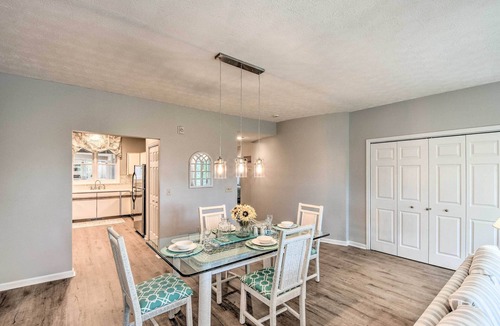 Salem Condo | Views, Pools & Marina: Lake Keowee Condo!