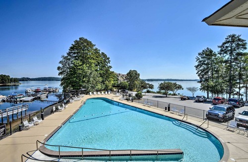 Salem Condo | Views, Pools & Marina: Lake Keowee Condo!