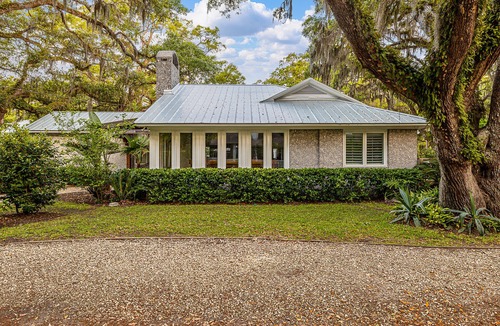 Demere Park House | Village Revival! Perfect Village/Beach Location, Fully Renovated, Summer Passes to Neptune Park Fun Zone!