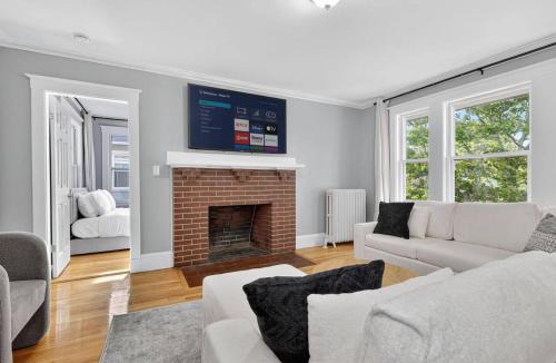 St. Elizabeth's Apartment | Vintage 5BR apt in Boston with Free Parking