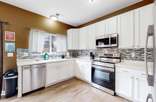Stonegate House | Vintage Charm Meets Spacious Living: Welcome to Parker's Groovy Haven