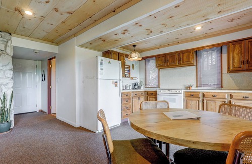 Willow Street Apartment | Vintage Style Apartment with Amazing Views of Amish Farmland