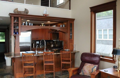 Portsmouth House | Wake up to a stunning year-round Narragansett Bay, bridge, & lighthouse view