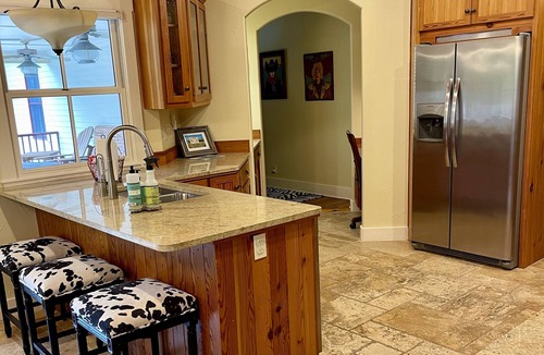 Fredericksburg House | Walk 2 blocks to Historic Downtown FBG. Heritage German Style 3 Bedroom Home.
