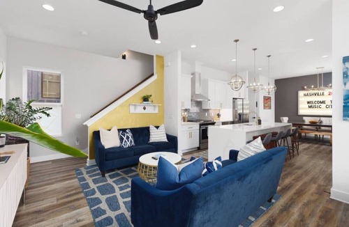 Hurwood Heights House | Walk Geodis Stadium & Restaurants - Rooftop, EV Garage