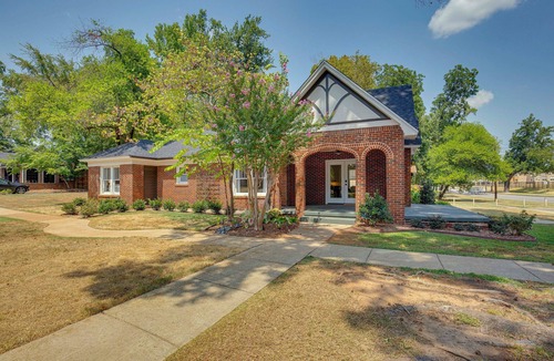 Tyler House | Walk to Bergfeld Park: 1928 Azalea District Home