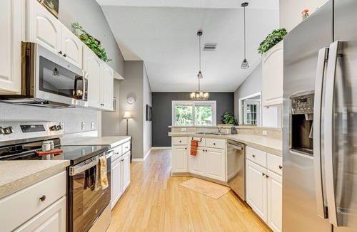 Crystal River House | Walk to Boat Ramp: Dunnellon Home w/Private Yard!