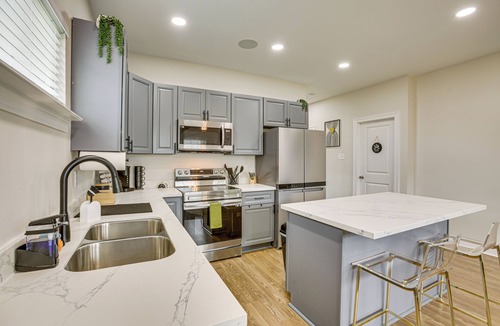 Gert Town House | Walk to Carrollton Ave Eats: Bright NOLA Duplex!