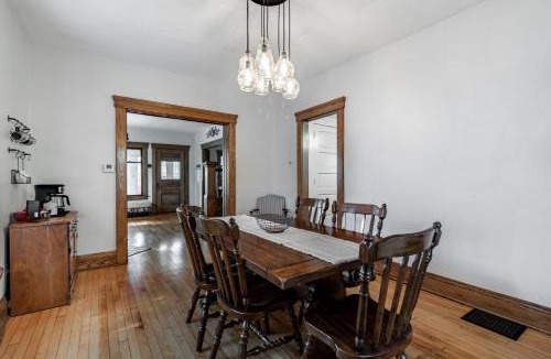 Kent House | Walk to Downtown Kent - 3 BR House w Patio & Yard
