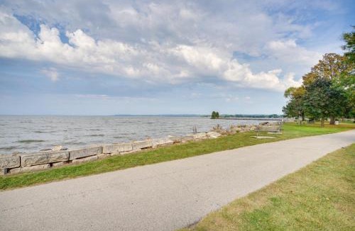 Fond du Lac House | Walk to Main St Fond du Lac Retreat with Yard