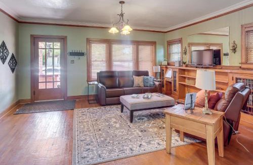 Roswell House | Walk to Main Street Charming Roswell Home!