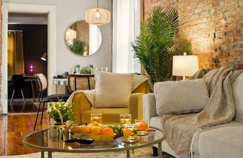University District Apartment | Walk to OSU & Short North FREE PARKING Fire Pit