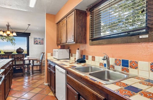 Northeast Santa Fe Hotel | Walk to Plaza, Private Balcony, Hot Tub, Pool, End Unit, 2-story, Sleeps 6