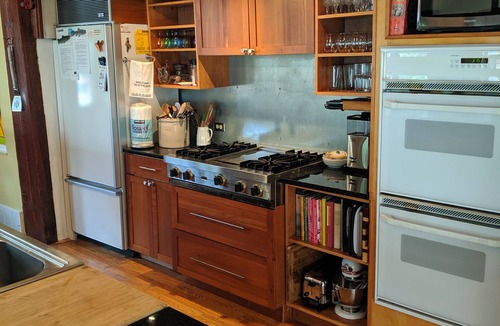 New Buffalo Cottage | Walk to Private Beach, Great screened porch, Chefs kitchen, Open beam design