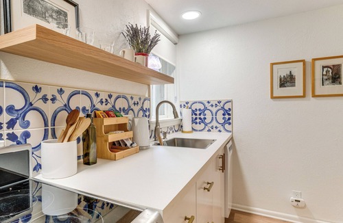 Cheesman Park Apartment | Walkable Apt w/Off-Street Parking in Cheesman!