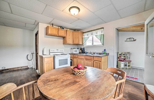 St Ignace Condo | Walkable St Ignace Condo w/Lake Huron Views