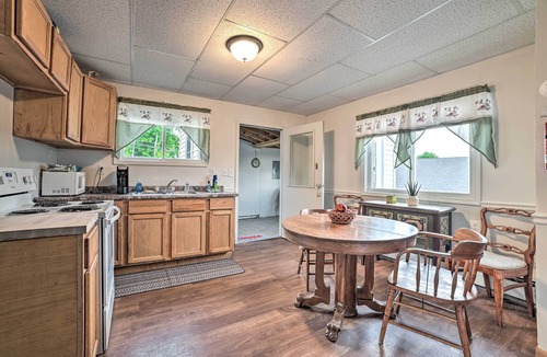St Ignace Condo | Walkable St Ignace Condo w/Lake Huron Views
