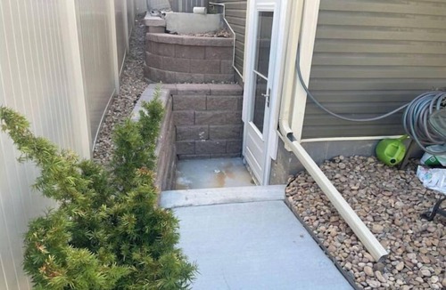 Gateway House | Walkout basement and easy access to I-70 and DIA