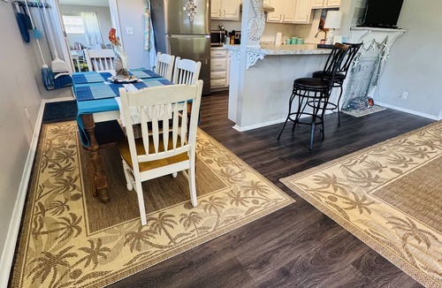 St. Marys House | Warm and Bright Pet Friendly Home with Full Privacy Fenced Backyard!