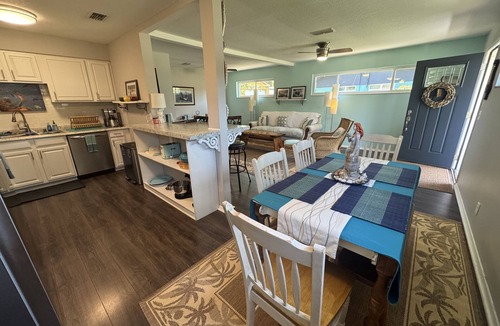 St. Marys House | Warm and Bright Pet Friendly Home with Full Privacy Fenced Backyard!