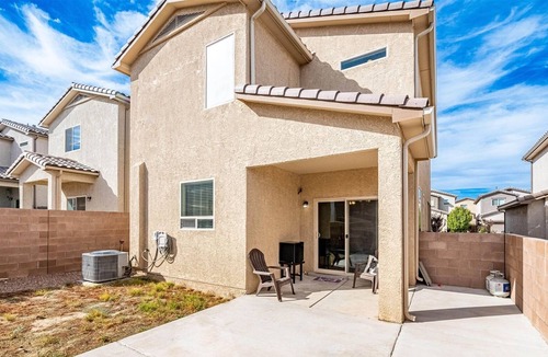 Tierra Oeste House | Warm Wind Retreat- 3 bedrooms, 2.5 bathrooms -