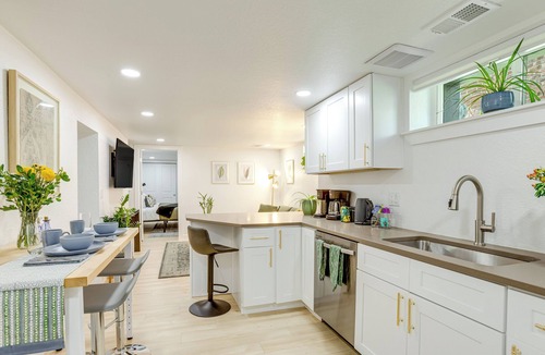 Washington Park West Apartment | Wash Park Access: Denver Apt w/Outdoor Dining!
