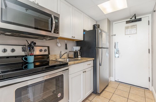 Myrtle Beach Condo | WATCH THE TIDE ROLL IN FROM THIS STUDIO CONDO IN MYRTLE BEACH