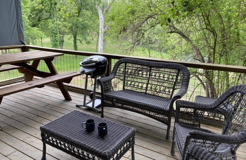 Sutherland Springs Cabin | Waterfront Cabin with Kayaking, Paddle boarding, Pool, Hot Tub & more! - RC7