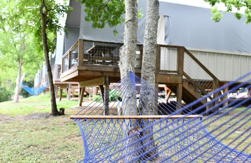 Seguin Cabin | Waterfront Cabin with Kayaking, Paddle boarding, Pool, Hot Tub & more! - SG1