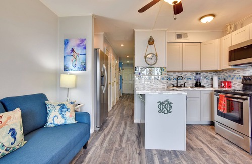 North Beach Condo | Waterfront Corpus Christi Escape w/Pool Access!
