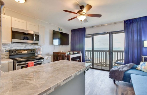 North Beach Condo | Waterfront Corpus Christi Escape w/Pool Access!