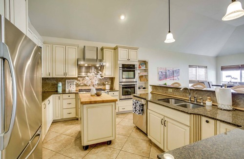 Slidell House | Waterfront Home 30 Mi to New Orleans w/Boat Dock
