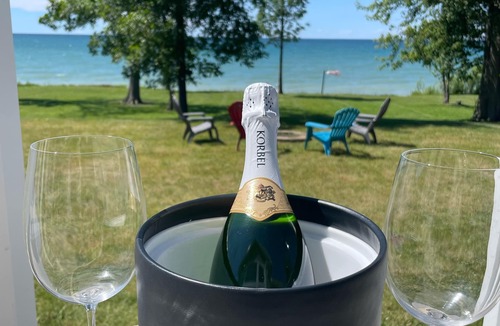 Sterling House | Waterfront house with amazing views of Lake Ontario and Sunsets
