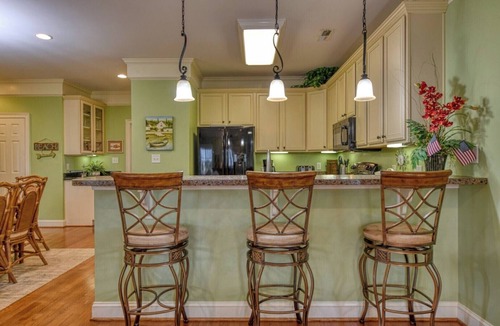 Garden City House | Waterfront Oasis: Perfect 5 Bedroom Beach Getaway with Amazing Inlet Views