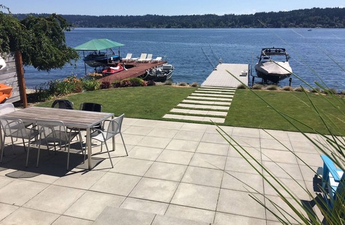East Lake Hills House | Waterfront & View-Near Seattle on Lake Sammamish in Bellevue