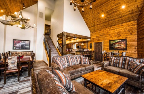 Indian Point House | WaterMill Cove Resort Lakefront Lodge 8Bed 8BA FREE Amenities 2 miles to SDC