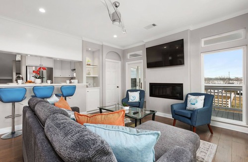 El Lago House | Welcome to Bayfront Bliss!