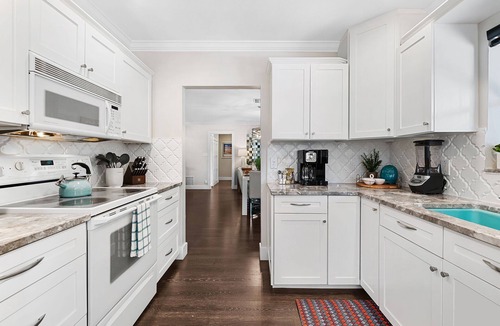 South Corals House | Welcome to Happy Daze, A Centrally Located Tropical Pool Home!