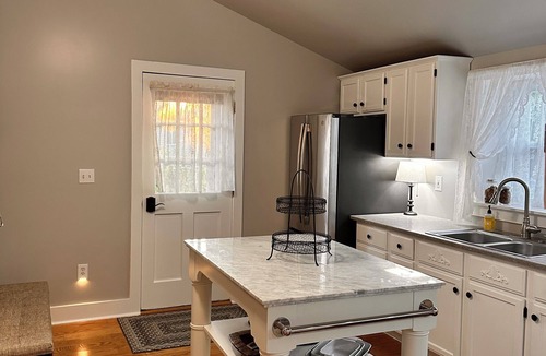 Dexter House | Welcome to our charming 1850's cottage-style home - Frances House