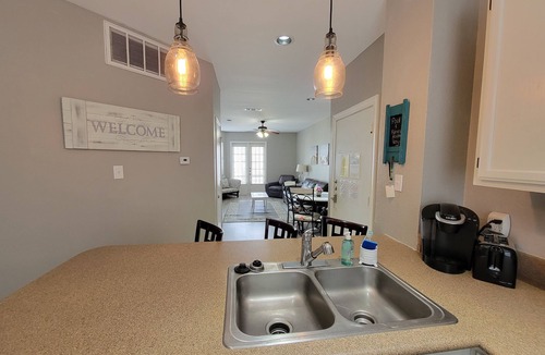 Corpus Christi Condo | Welcome to Paradise! Newly Remodeled and only a 3 Minute Walk to the Beach!