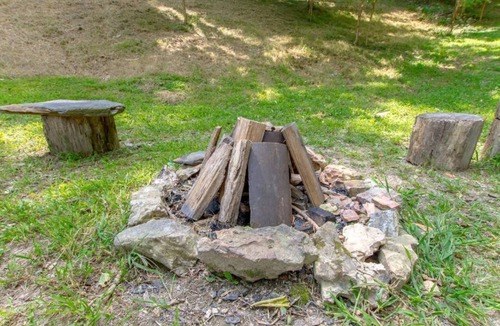 Lancaster Cabin | Welcome to peaceful Parkview Hollow, Gated Community 1 mile from lake!