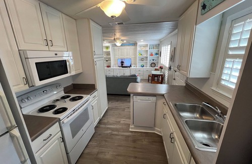 Ono Island Cottage | Welcome to the "Beach Belle"