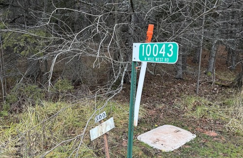Trout Creek House | Welcoming 3-bedroom house in Trout Creek on trail 8.