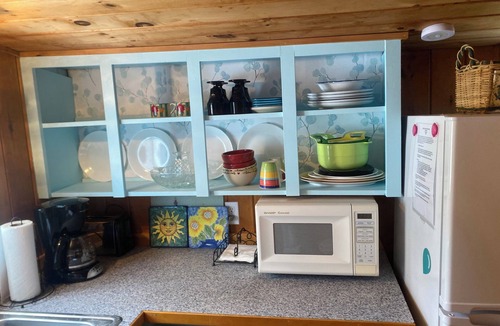 Moody Cabin | Wells/Ogunquit country cabin Sleeps 4